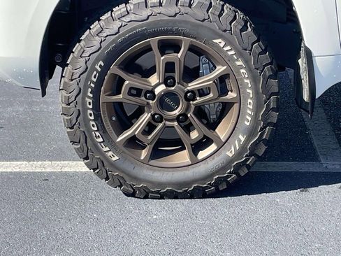 Used 2020 Toyota Land Cruiser Heritage Edition image 22