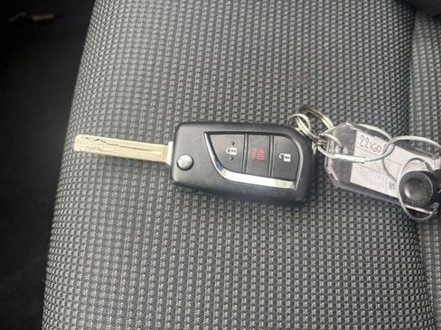 Used 2025 Toyota RAV4 LE image 22