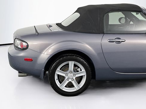 Used 2006 MAZDA MX-5 Miata Touring RWD image 35
