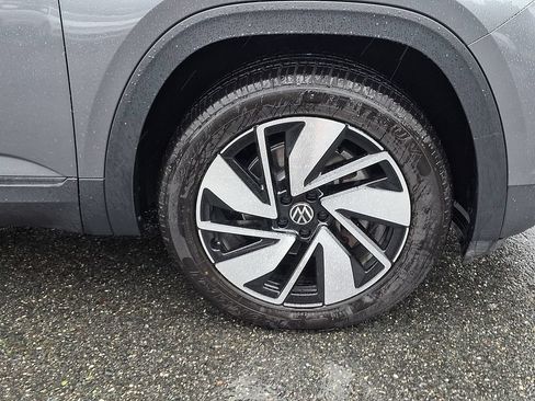 Used 2024 Volkswagen Atlas SE FWD image 8