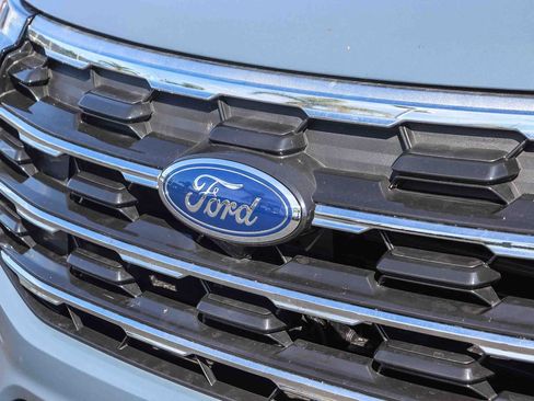 Used 2026 Ford Explorer Active w/ Active Comfort Package RWD image 11