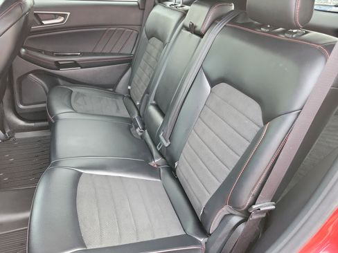 Used 2020 Ford Edge ST-Line w/ Cold Weather Package image 7