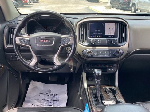 Used 2022 GMC Canyon Denali RWD image 9