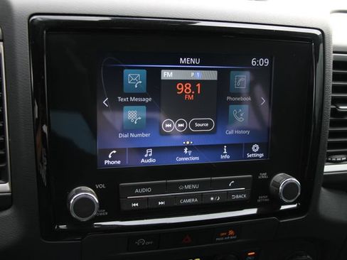 Certified 2024 Nissan Frontier SL w/ Technology Package AWD/4WD image 19