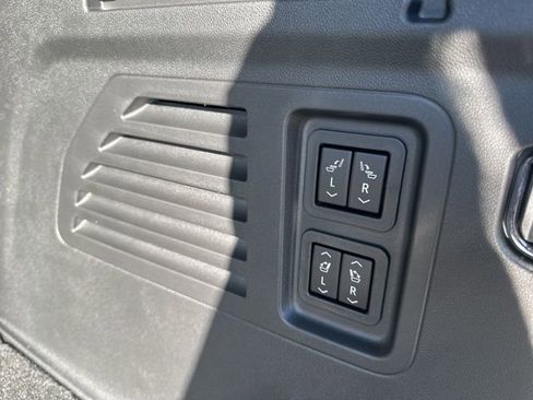 New 2026 Chevrolet Traverse High Country image 13