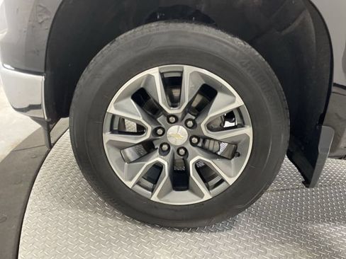 Used 2023 Chevrolet Silverado 1500 LT AWD/4WD image 10