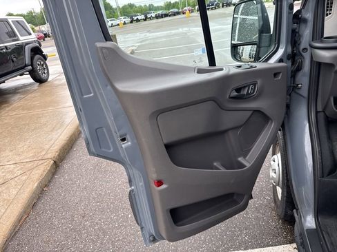 Used 2022 Ford Transit 150 Medium Roof AWD image 10