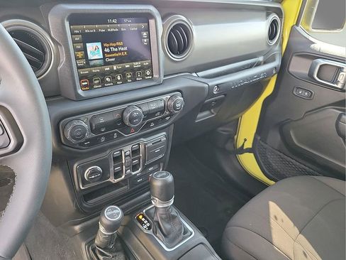 Used 2023 Jeep Wrangler Sport S image 19