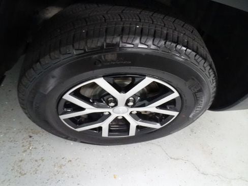 Certified 2025 Jeep Grand Cherokee L Limited AWD/4WD image 29