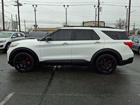 Used 2020 Ford Explorer ST w/ ST Street Pack image 2