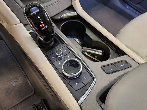 Used 2020 Cadillac XT5 Premium Luxury image 10