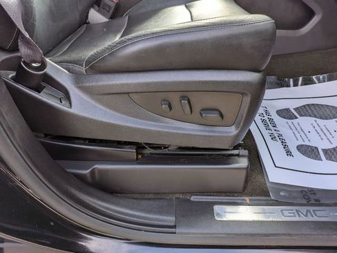 Used 2016 GMC Yukon XL SLT w/ Open Road Package AWD/4WD image 12