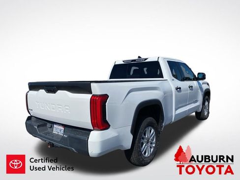 Used 2022 Toyota Tundra SR5 w/ SR5 Convenience Package AWD/4WD image 8