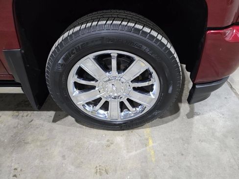 Used 2018 Chevrolet Silverado 1500 High Country image 25