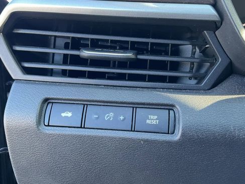 Used 2024 Nissan Altima 2.5 SV image 25