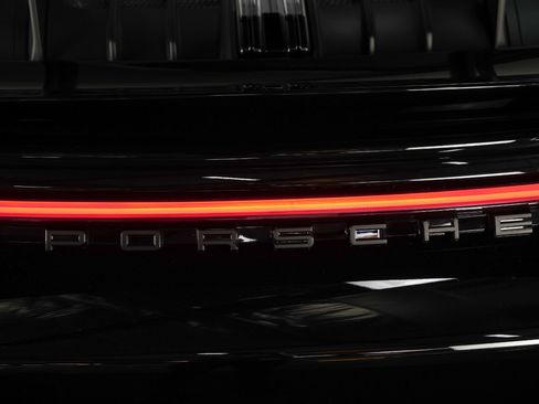 Used 2025 Porsche 911 GT3 RS w/ Weissach Package RWD image 23