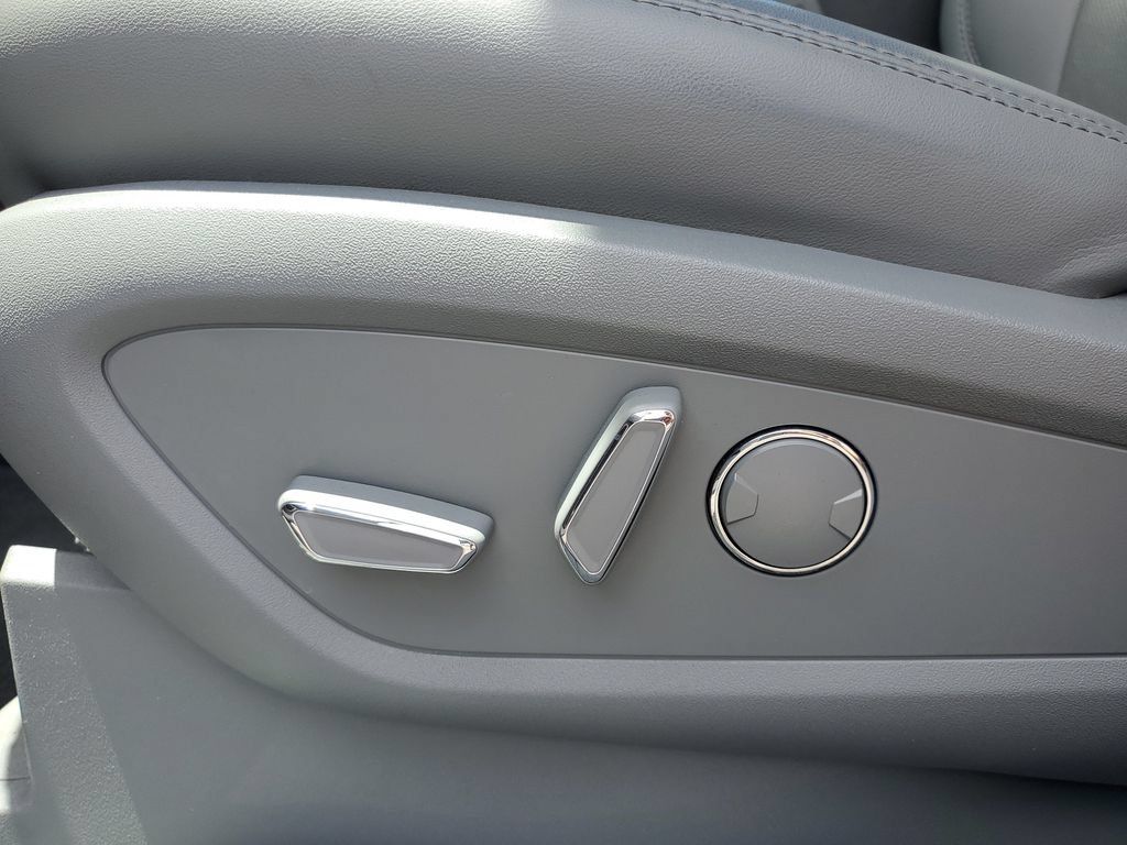 Used 2022 Lincoln Nautilus Reserve FWD image 8