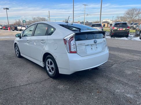 Used 2015 Toyota Prius Three image 3