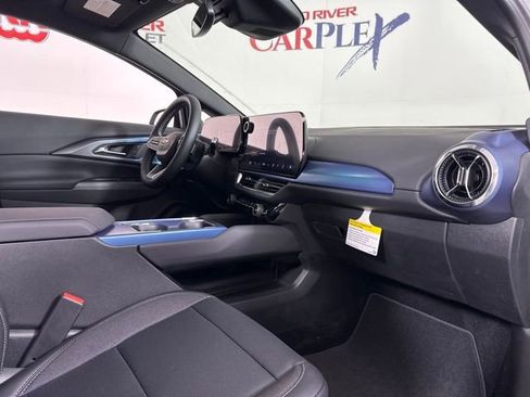 New 2025 Chevrolet Equinox EV LT image 22