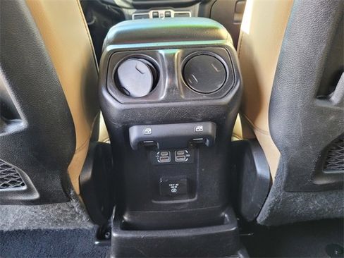 Used 2019 Jeep Wrangler Unlimited Rubicon image 17