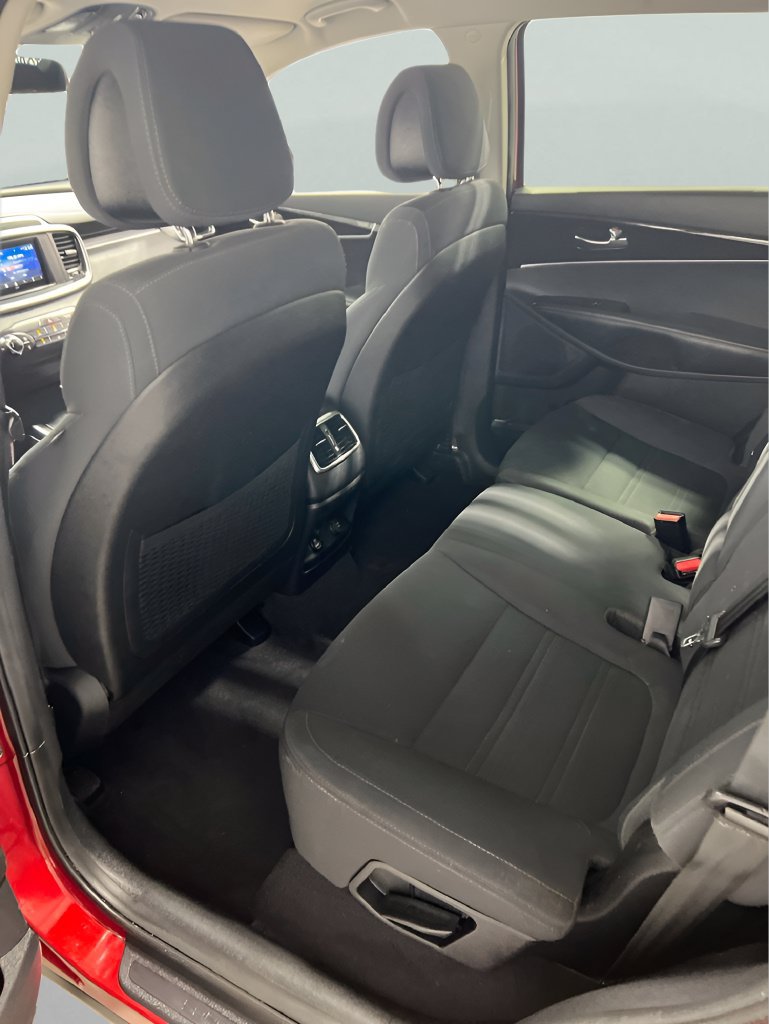 Used 2017 Kia Sorento AWD image 9
