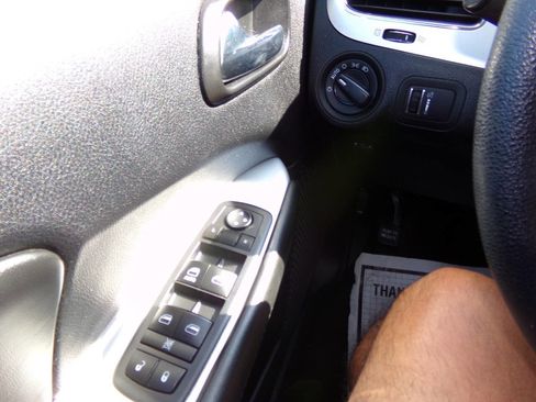 Used 2017 Dodge Journey SE w/ Flexible Seating Group image 49