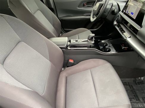 Certified 2025 Toyota Prius LE image 14