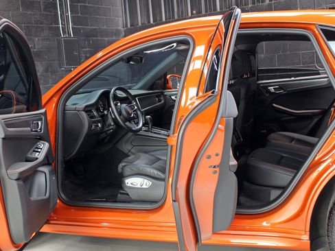 Used 2023 Porsche Macan GTS w/ Premium Package Plus image 30