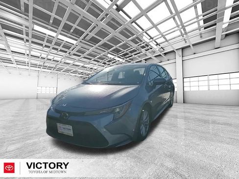 Used 2023 Toyota Corolla LE w/ LE Convenience Package image 11