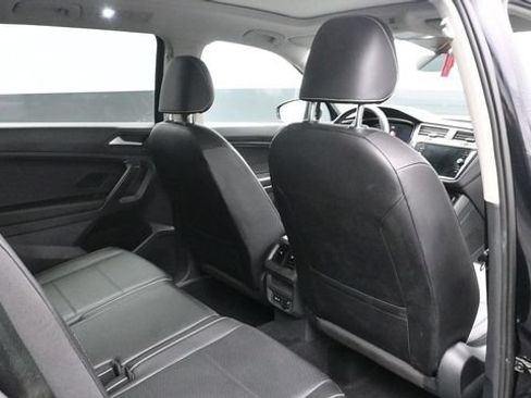 Used 2021 Volkswagen Tiguan SE AWD/4WD image 15