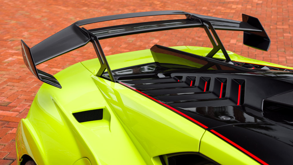 Used 2022 Lamborghini Huracan STO RWD image 32