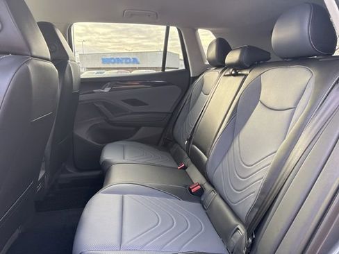 New 2026 Volkswagen Tiguan SE image 22