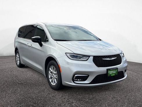New 2026 Chrysler Pacifica Select FWD image 7