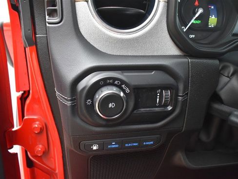 Used 2025 Jeep Wrangler Unlimited Sahara w/ Safety Group AWD/4WD image 12