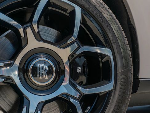Used 2024 Rolls-Royce Cullinan Black Badge AWD/4WD image 26