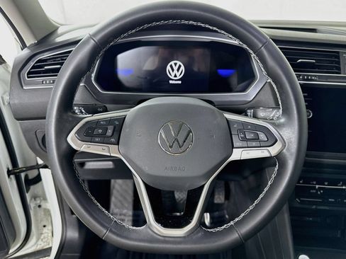 Certified 2024 Volkswagen Tiguan SE w/ Panoramic Sunroof Package AWD/4WD image 14