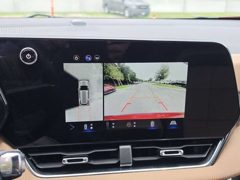 Used 2025 Chevrolet Equinox ACTIV w/ Safety and Technology Package FWD image 26