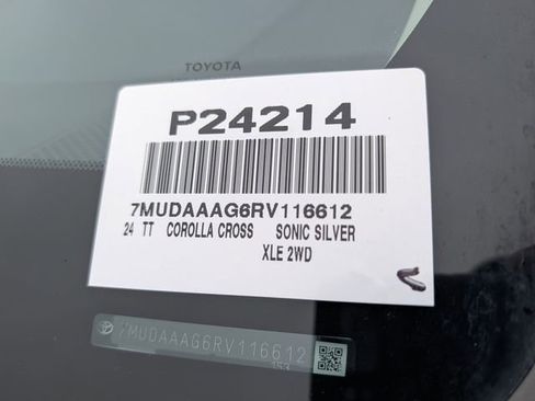 Used 2024 Toyota Corolla Cross XLE w/ Convenience Package FWD image 38