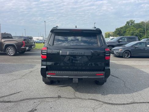 Used 2026 Toyota 4Runner SR5 AWD/4WD image 4