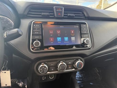 Used 2024 Nissan Versa S w/ S Plus Package image 21