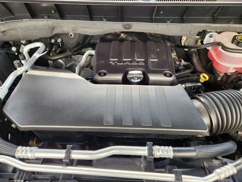 Used 2023 Chevrolet Silverado 1500 Custom AWD/4WD image 32