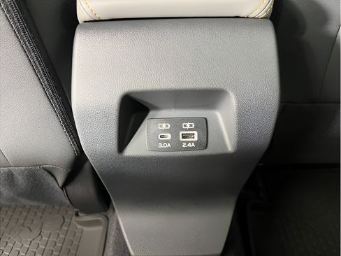 Used 2023 Chrysler Voyager LX FWD image 24