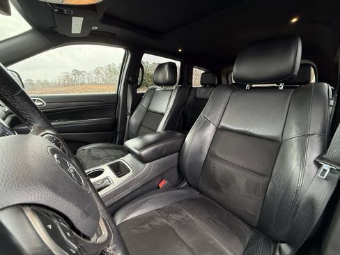 Used 2019 Jeep Grand Cherokee Altitude image 22