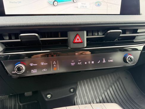 Used 2024 Kia EV6 Light AWD/4WD image 27