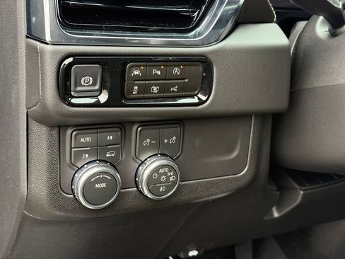 New 2026 GMC Yukon Elevation image 12