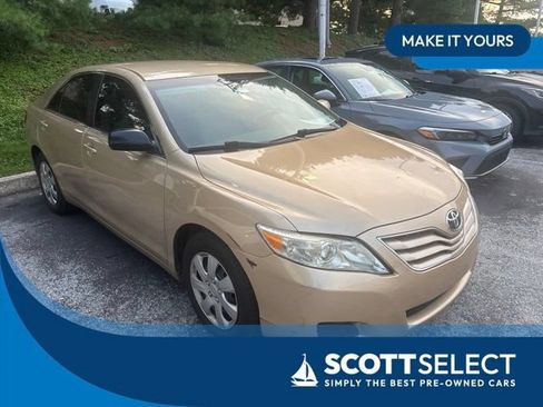 Used 2011 Toyota Camry LE FWD image 1
