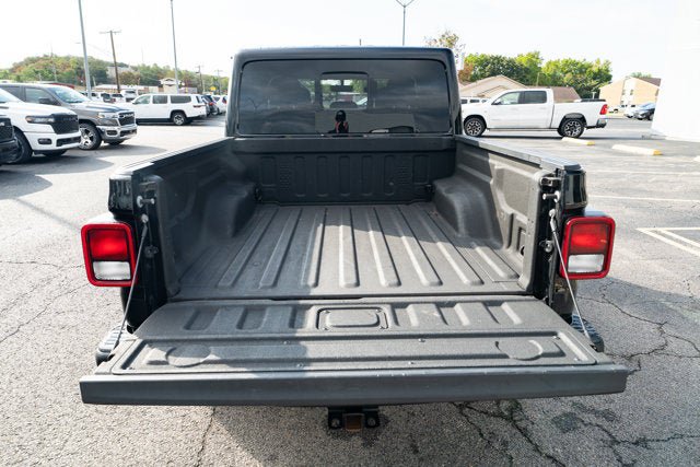 Certified 2023 Jeep Gladiator Rubicon w/ Cold Weather Group AWD/4WD image 14