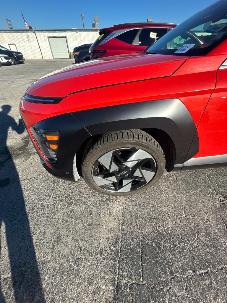 Used 2024 Hyundai Kona Limited FWD image 3