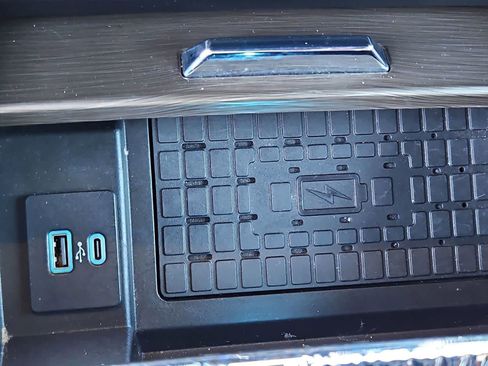 Used 2023 Ford Expedition Limited image 32