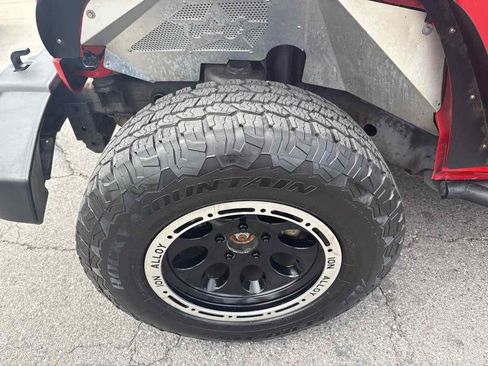 Used 2017 Jeep Wrangler Sport w/ Quick Order Package 24S AWD/4WD image 10